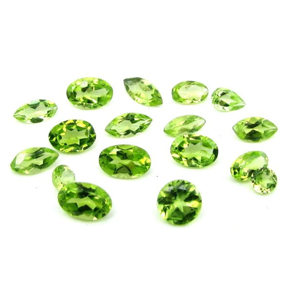 4.5Ct 17pc Wholesale Lot Natural Green Peridot Mix Cut Gemstone Parcel - Image 3